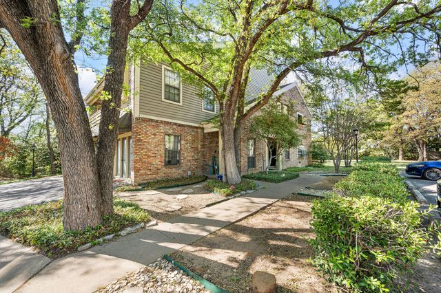 4514 Forestgate Circle, Arlington, TX 76017