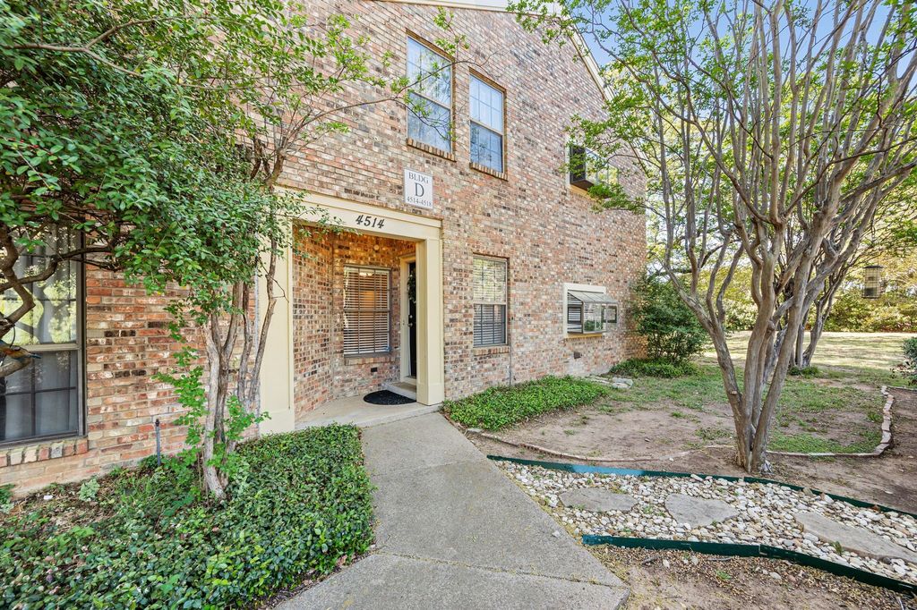 4514 Forestgate Circle, Arlington, TX 76017