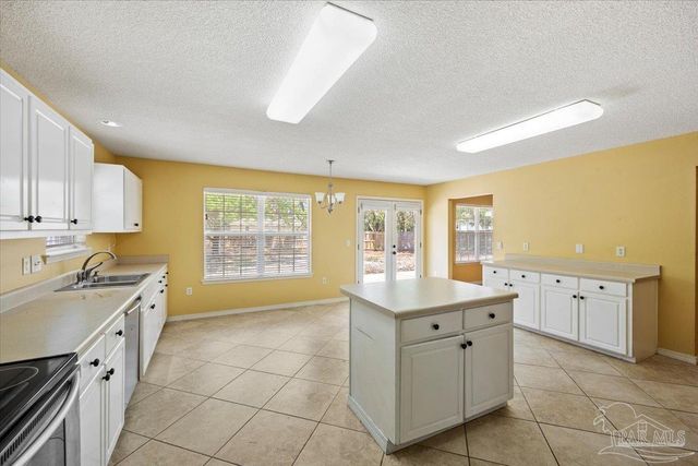 1441 Connemara Cir, Gulf Breeze, FL 32563