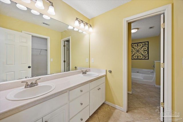 1441 Connemara Cir, Gulf Breeze, FL 32563