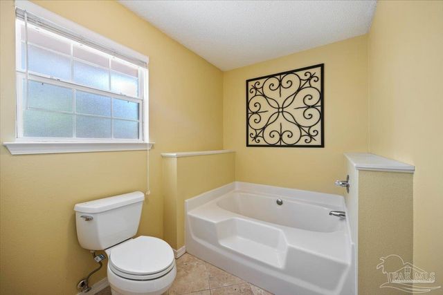 1441 Connemara Cir, Gulf Breeze, FL 32563