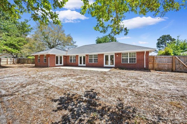 1441 Connemara Cir, Gulf Breeze, FL 32563