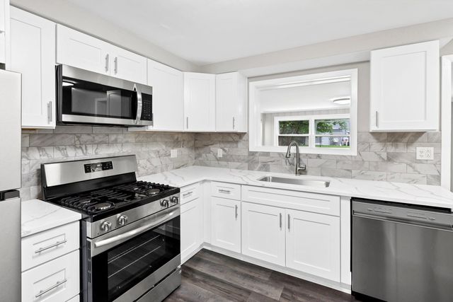 10274 W Ford Avenue, Beach Park, IL 60099