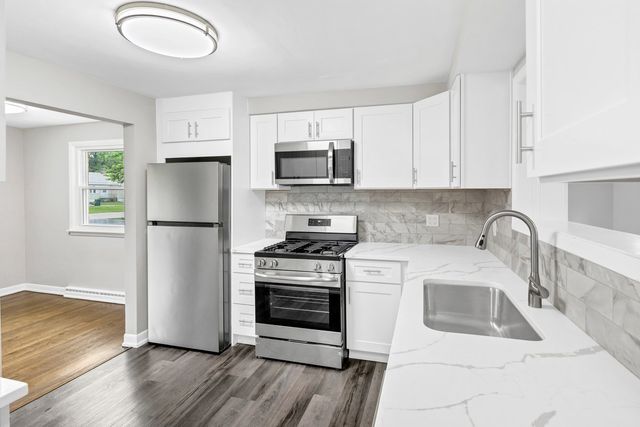 10274 W Ford Avenue, Beach Park, IL 60099