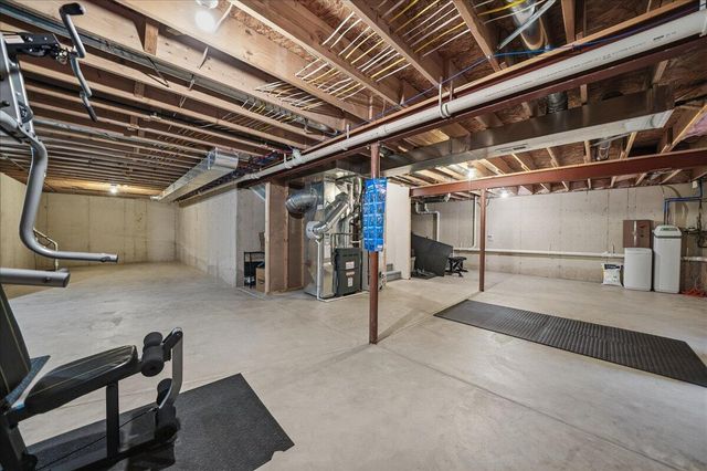 2708 Westwind Drive, Valparaiso, IN 46385