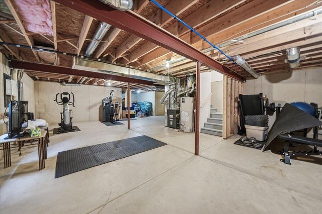 2708 Westwind Drive, Valparaiso, IN 46385