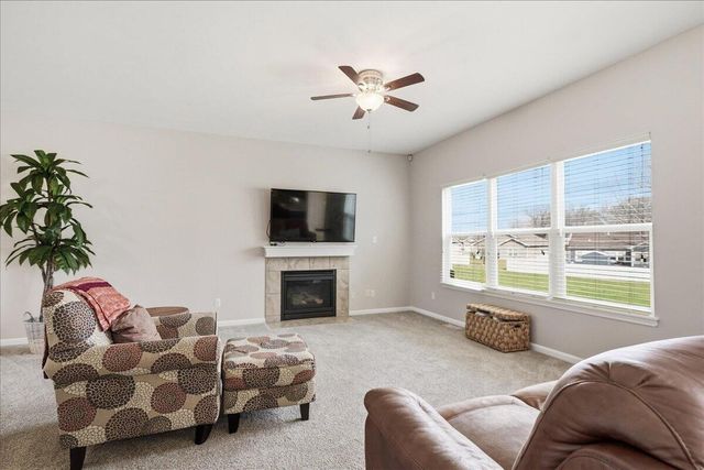 2708 Westwind Drive, Valparaiso, IN 46385