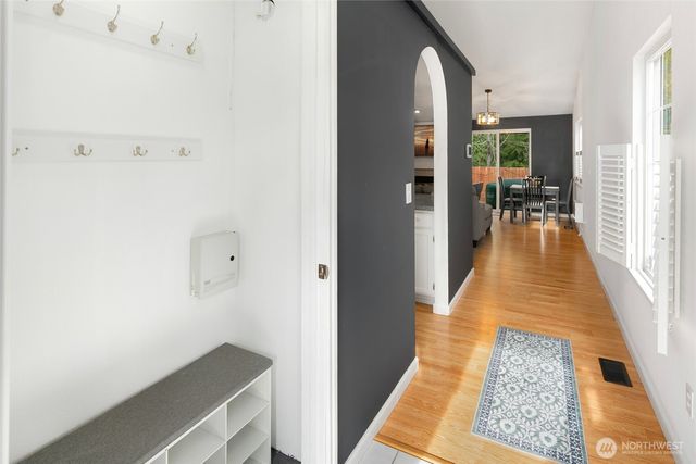 8215 1st Street SE, Lake Stevens, WA 98258