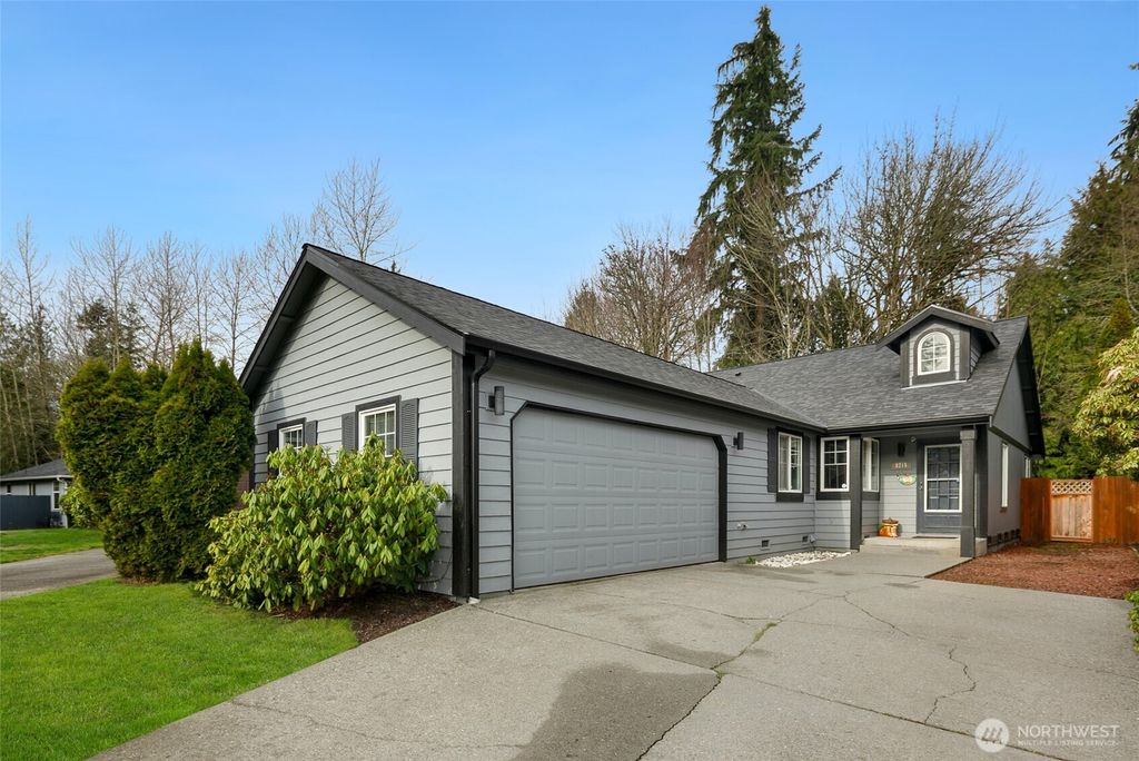 8215 1st Street SE, Lake Stevens, WA 98258