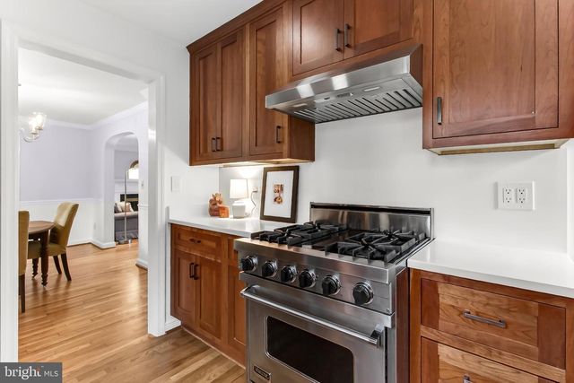 809 ENDERBY DR, Alexandria, VA 22302