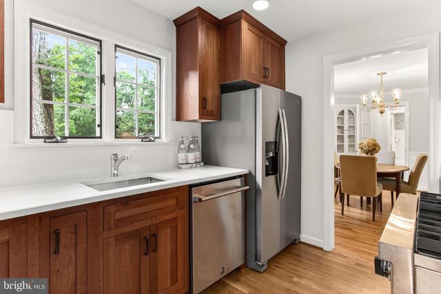 809 ENDERBY DR, Alexandria, VA 22302