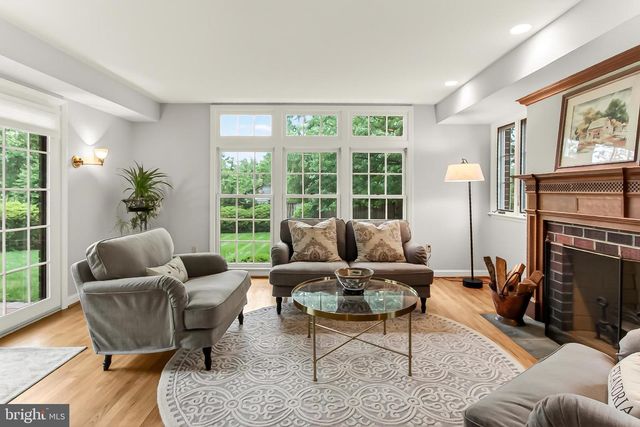 809 ENDERBY DR, Alexandria, VA 22302