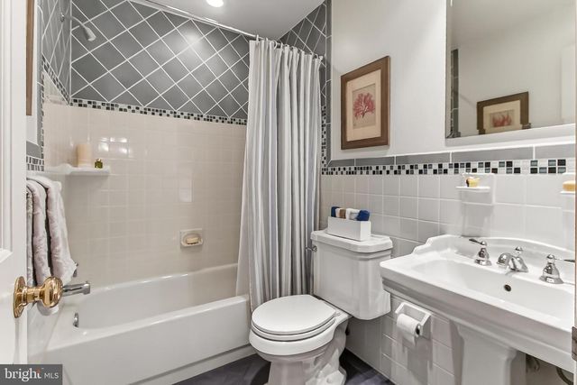 809 ENDERBY DR, Alexandria, VA 22302