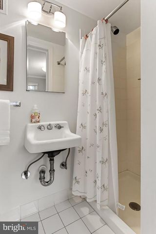 809 ENDERBY DR, Alexandria, VA 22302