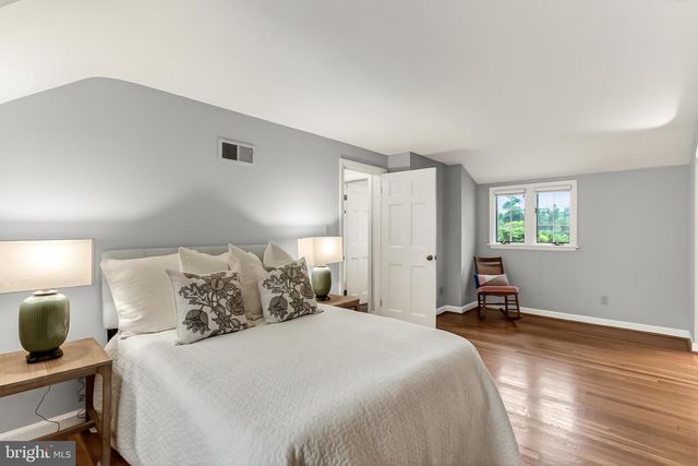 809 ENDERBY DR, Alexandria, VA 22302