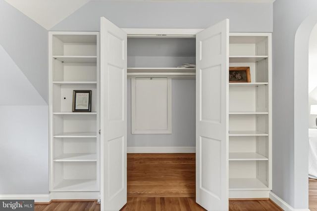 809 ENDERBY DR, Alexandria, VA 22302