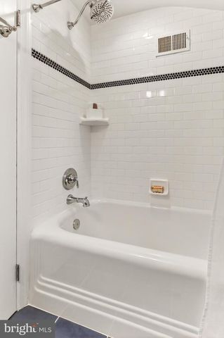 809 ENDERBY DR, Alexandria, VA 22302