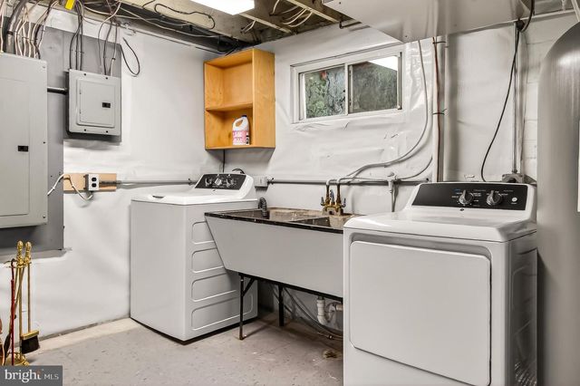 809 ENDERBY DR, Alexandria, VA 22302