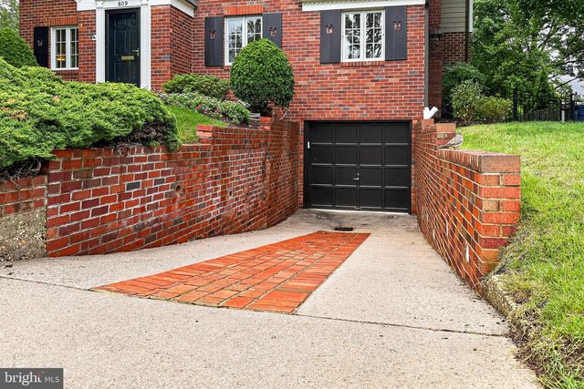 809 ENDERBY DR, Alexandria, VA 22302