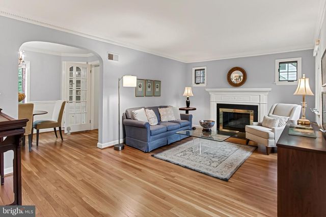 809 ENDERBY DR, Alexandria, VA 22302