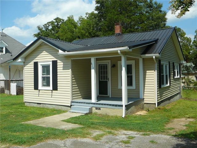 610 Heyward Avenue, Honea Path, SC 29654