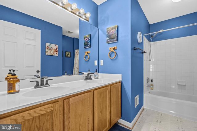 229 PARK GATE DR SE, Leesburg, VA 20175