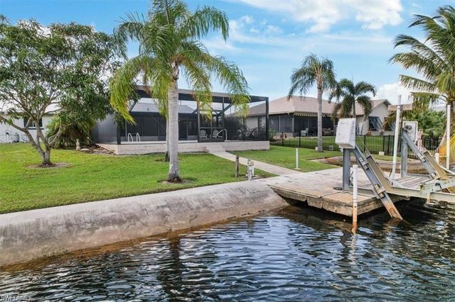6128 Cocos DR, Fort Myers, FL 33908