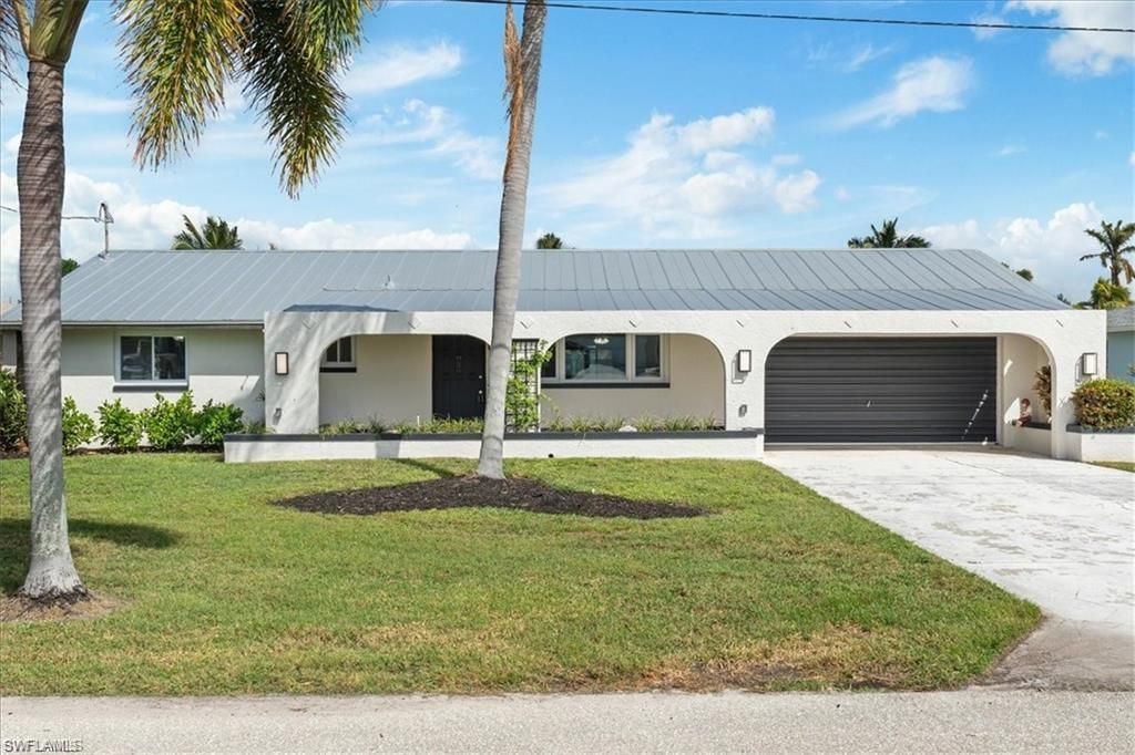 6128 Cocos DR, Fort Myers, FL 33908