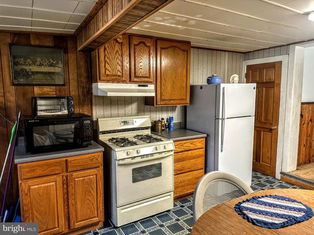 48 E 22 ND ST, Chester, PA 19013