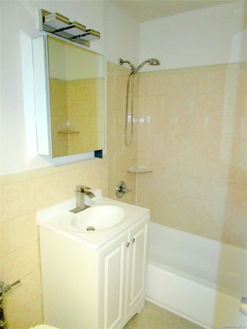 595 McLean Avenue 6A, Yonkers, NY 10705