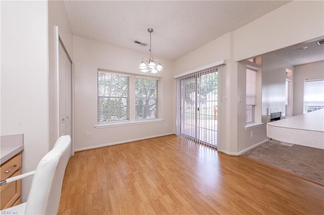 934 Nicklaus DR, Newport News, VA 23602