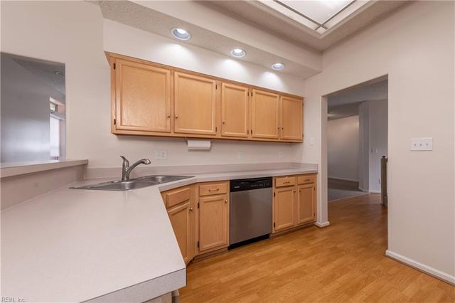 934 Nicklaus DR, Newport News, VA 23602