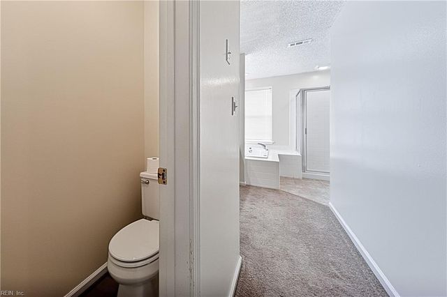 934 Nicklaus DR, Newport News, VA 23602