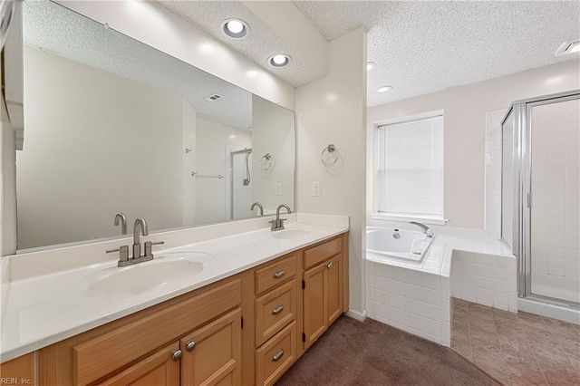 934 Nicklaus DR, Newport News, VA 23602