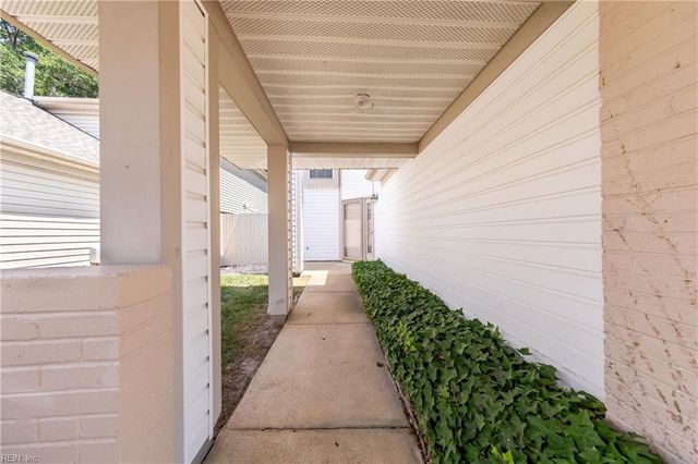 934 Nicklaus DR, Newport News, VA 23602