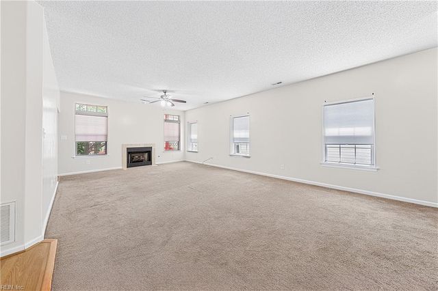 934 Nicklaus DR, Newport News, VA 23602