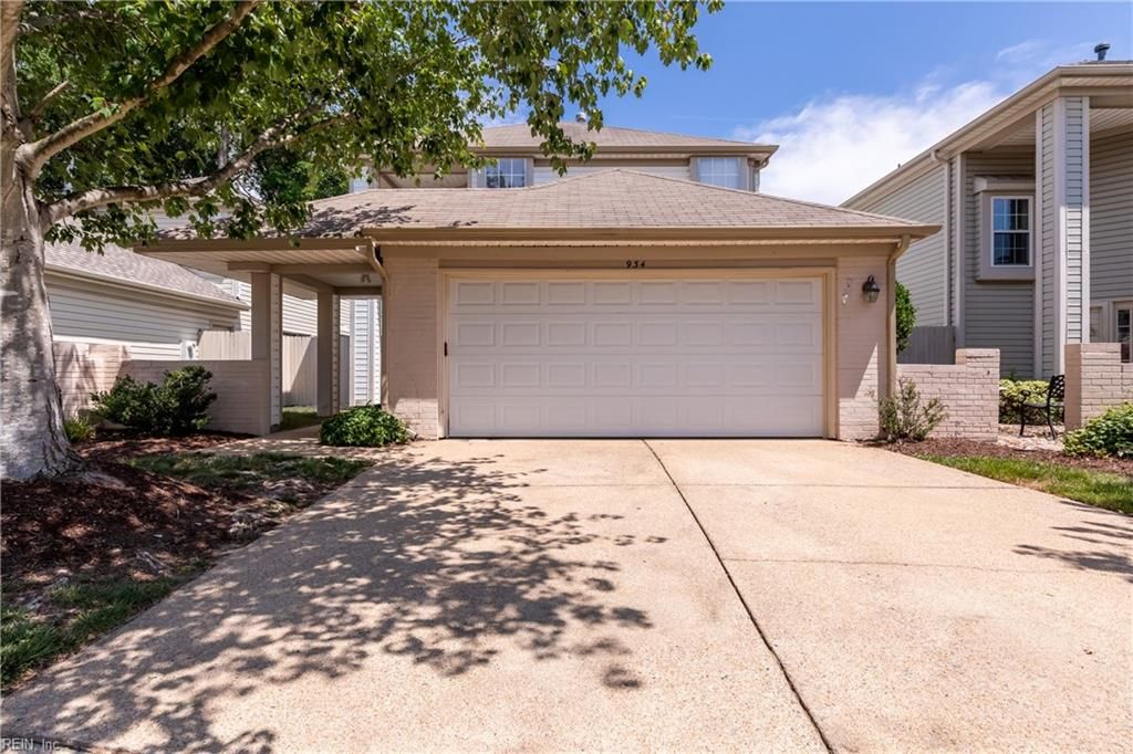 934 Nicklaus DR, Newport News, VA 23602