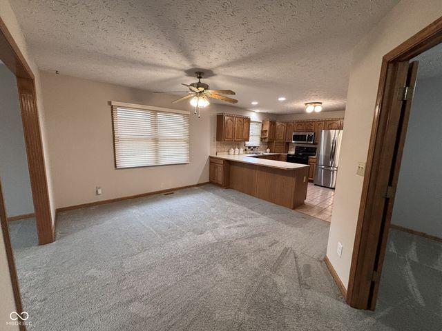 2856 Colony Lake East Drive, Plainfield, IN 46168