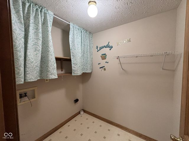 2856 Colony Lake East Drive, Plainfield, IN 46168