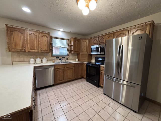 2856 Colony Lake East Drive, Plainfield, IN 46168