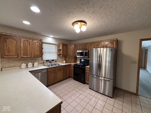 2856 Colony Lake East Drive, Plainfield, IN 46168