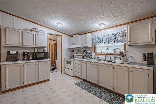 5434 Barclay Court, Lower Macungie Twp, PA 18062