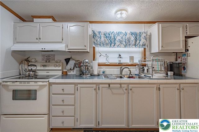 5434 Barclay Court, Lower Macungie Twp, PA 18062