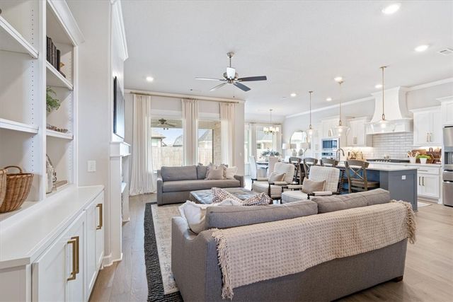 916 Budrio Avenue, Tontitown, AR 72762