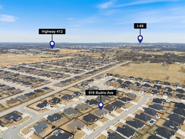 916 Budrio Avenue, Tontitown, AR 72762