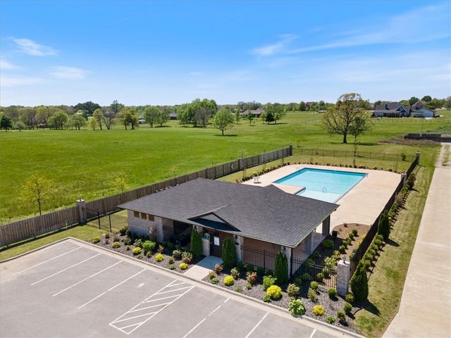 916 Budrio Avenue, Tontitown, AR 72762