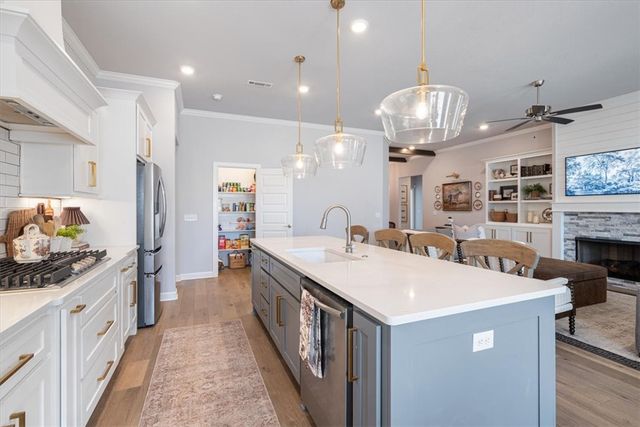 916 Budrio Avenue, Tontitown, AR 72762