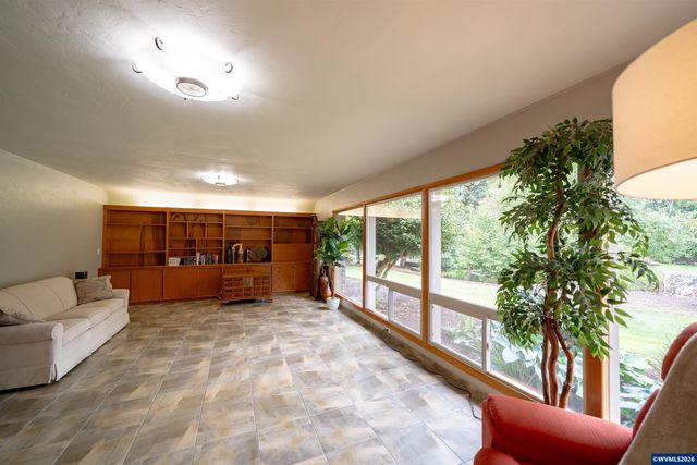 455 W High St, Stayton, OR 97383