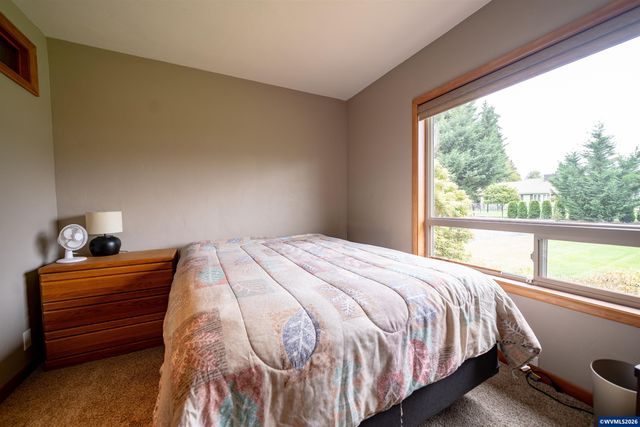455 W High St, Stayton, OR 97383