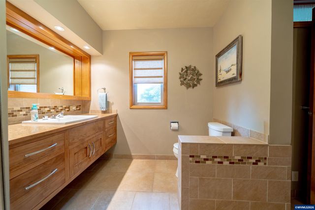 455 W High St, Stayton, OR 97383